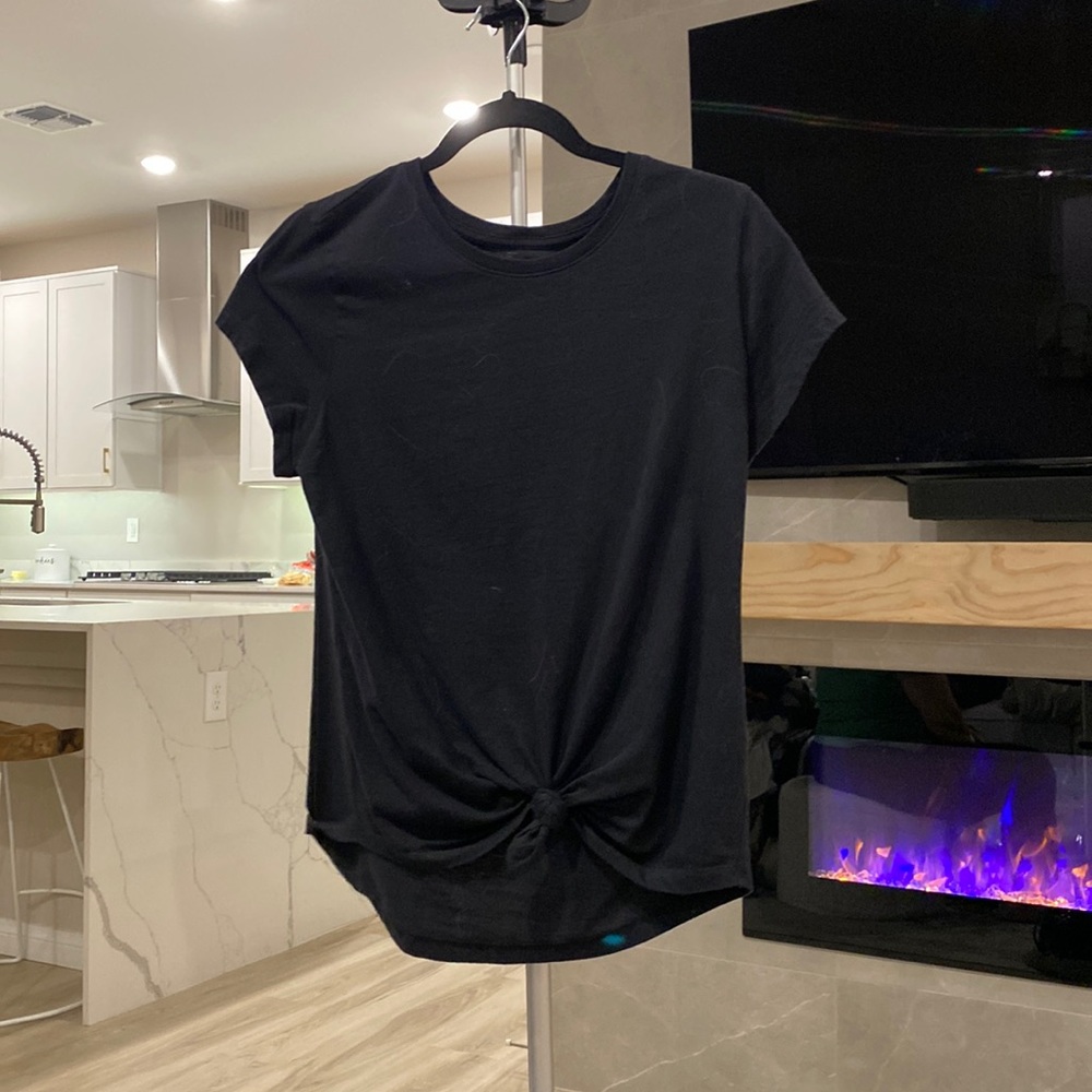 COPY - Abercrombie large tee shirt tied large